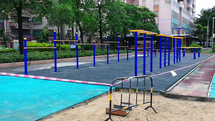 惠州惠陽區(qū)廣寶會所室外健身器材,兒童攀爬活動中心趕在暑期前完工了