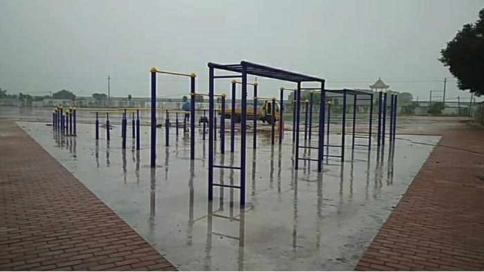 學校健身器材